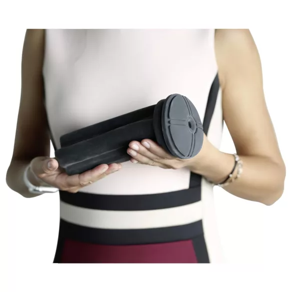 Kiiroo Titan Tight-Fit - crni masturbator uložak
